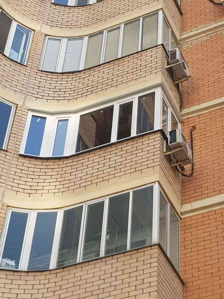 Остекление балкона сложной формы