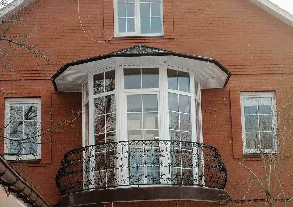 Остекление фигурного балкона
